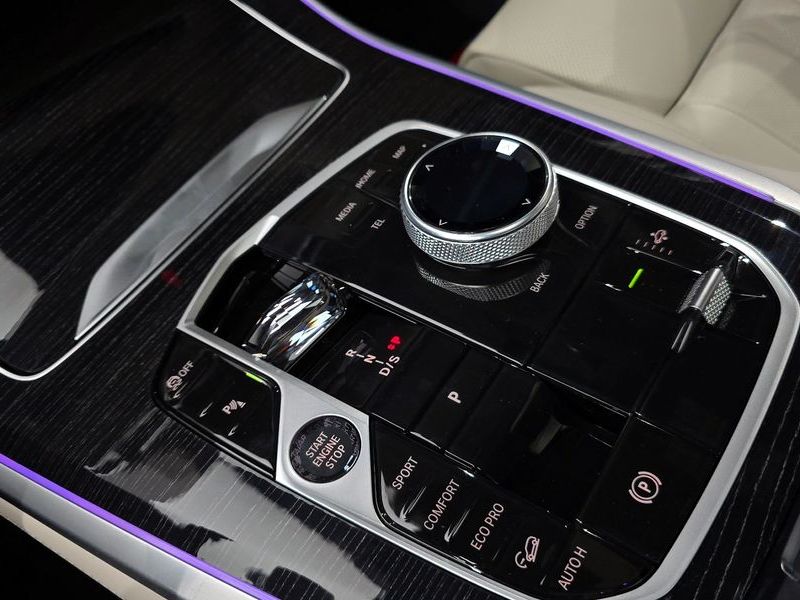 2026 BMW X5 xDrive 30d M Sport photo 9