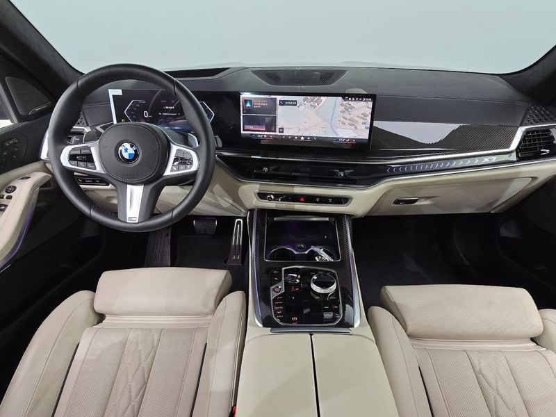 2026 BMW X7 xDrive 40i M Sport 6STR photo 7