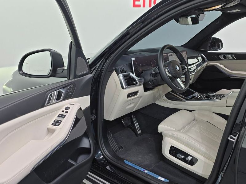 2026 BMW X7 xDrive 40i M Sport 6STR photo 10
