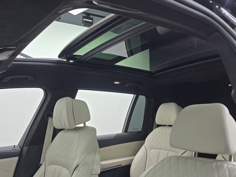 2026 BMW X7 xDrive 40i M Sport 6STR photo 16