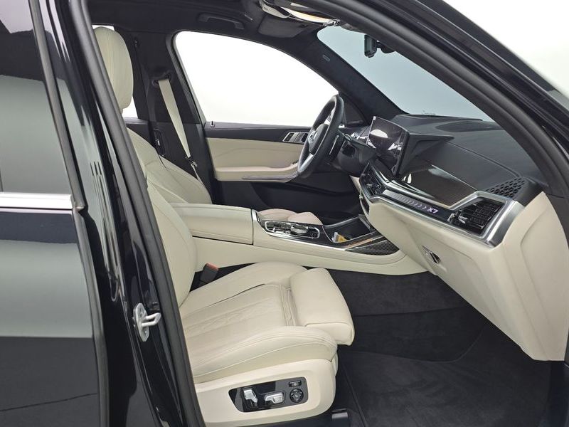 2026 BMW X7 xDrive 40i M Sport 6STR photo 26