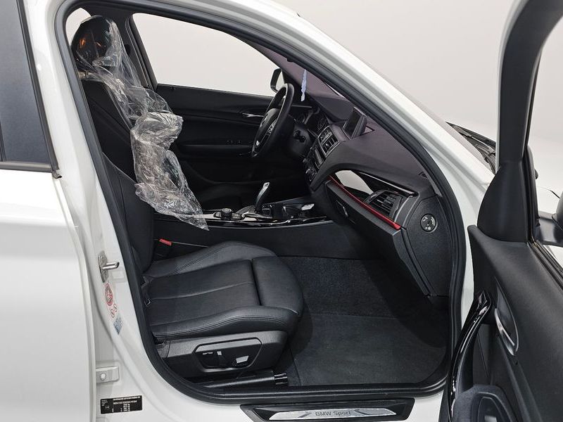 2016 BMW 1 Series 118d Sport 5Door photo 11