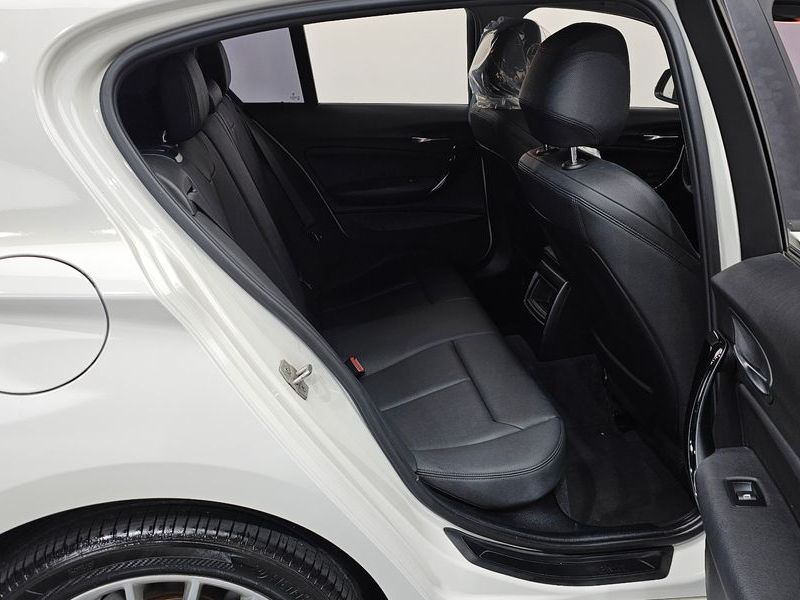 2016 BMW 1 Series 118d Sport 5Door photo 12