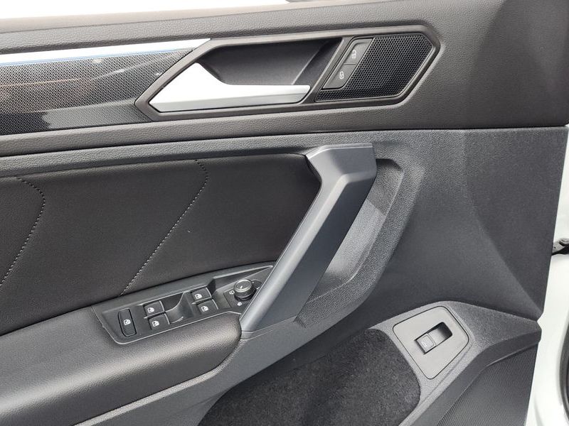 2024 Volkswagen Tiguan 2.0 TDI Prestige photo 28