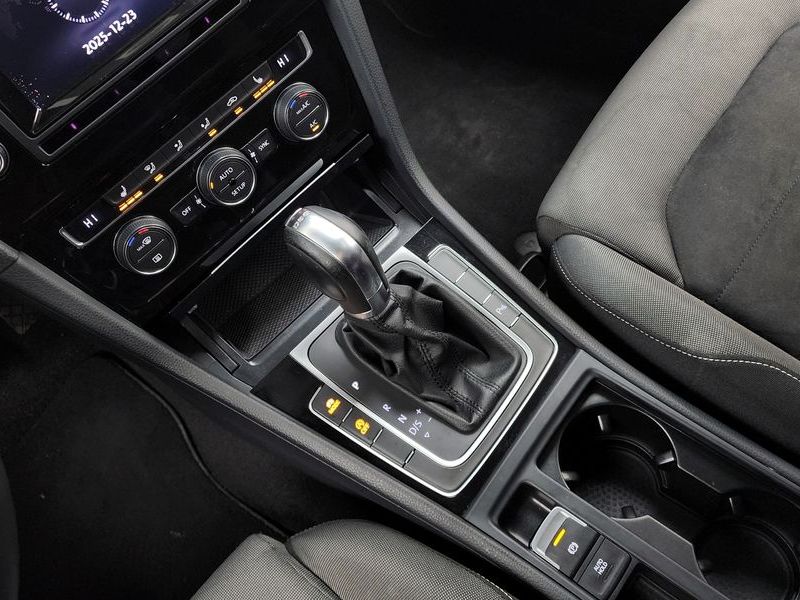 2013 Volkswagen Golf 2.0 TDI photo 9
