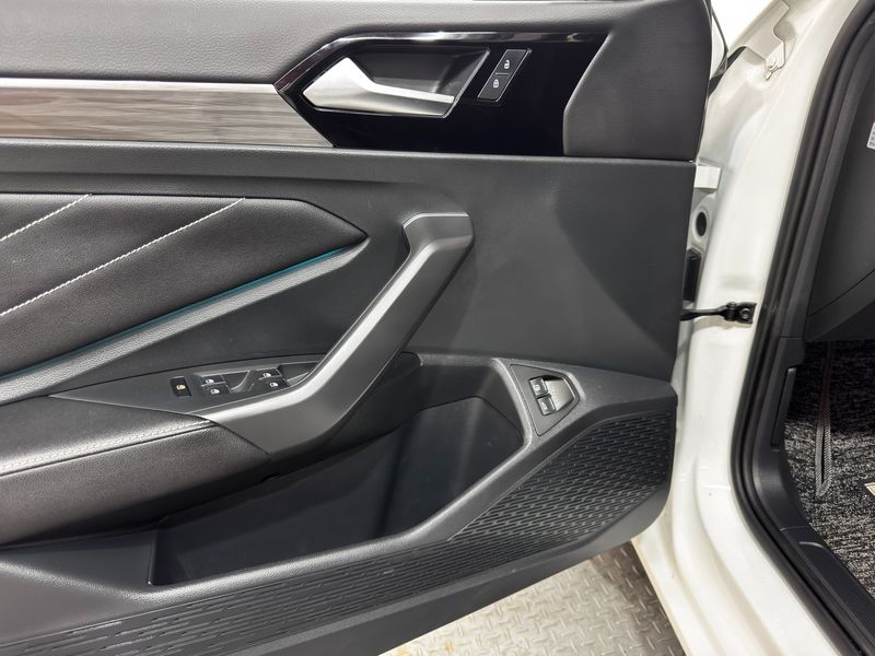 2023 Volkswagen Jetta 1.5 TSI Prestige photo 10