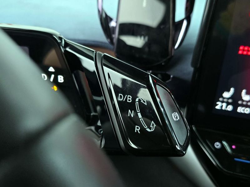 2023 Volkswagen ID.4 Pro photo 9