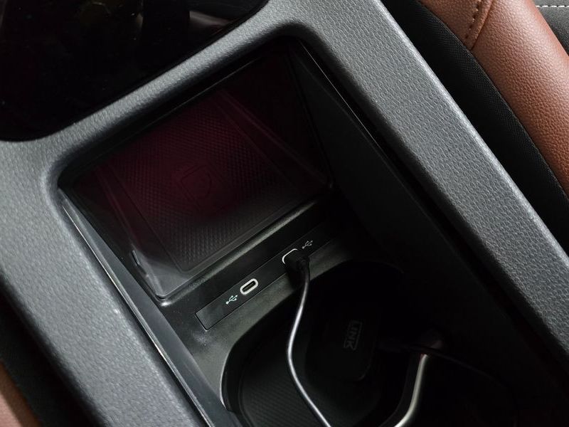2023 Volkswagen ID.4 Pro photo 15