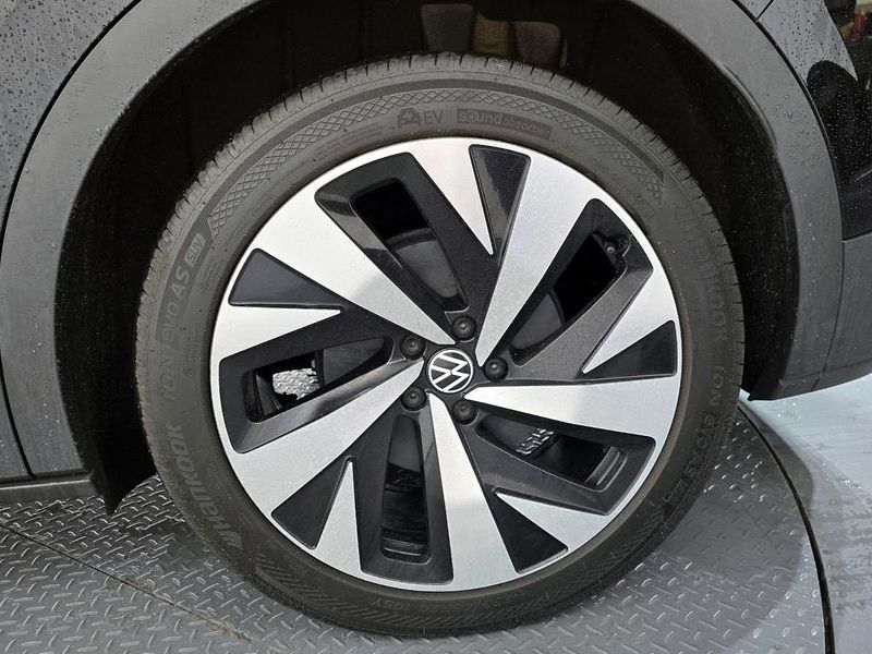 2023 Volkswagen ID.4 Pro photo 21