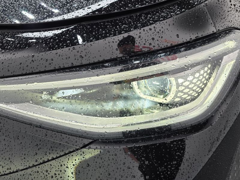 2023 Volkswagen ID.4 Pro photo 22