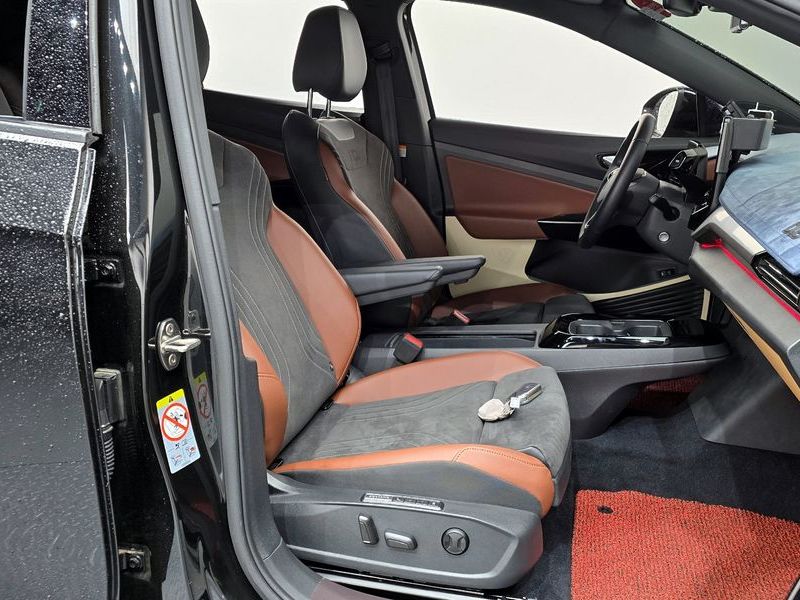 2023 Volkswagen ID.4 Pro photo 26