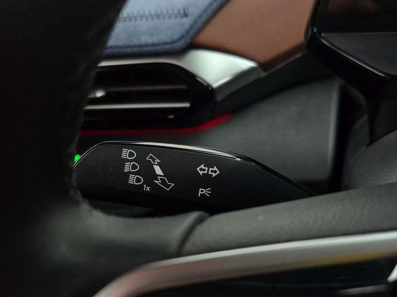 2023 Volkswagen ID.4 Pro photo 29