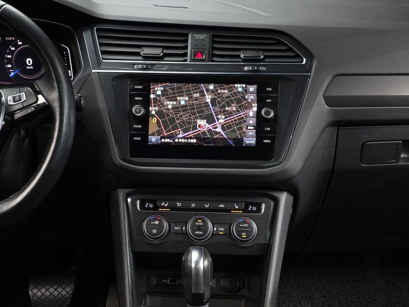 2020 Volkswagen Tiguan 2.0 TDI Prestige photo 12