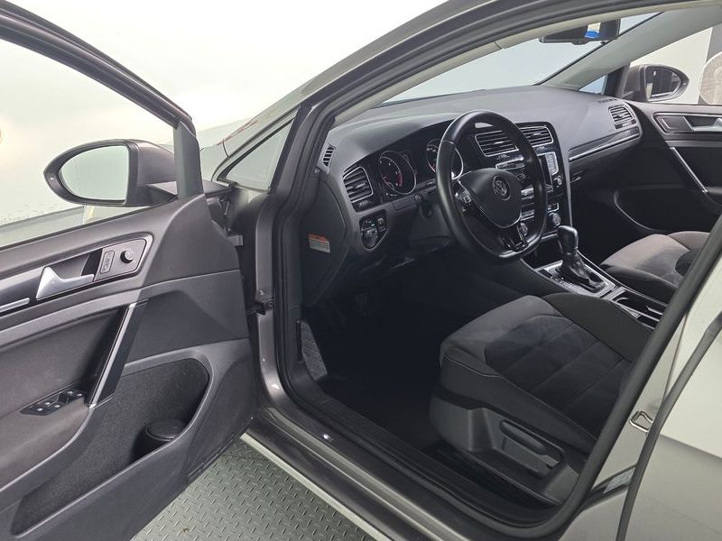 2014 Volkswagen Golf 1.6 TDI photo 11