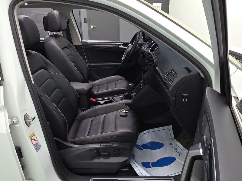 2020 Volkswagen Tiguan 2.0 TDI Prestige photo 12