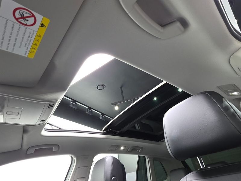 2020 Volkswagen Tiguan 2.0 TDI Prestige photo 18