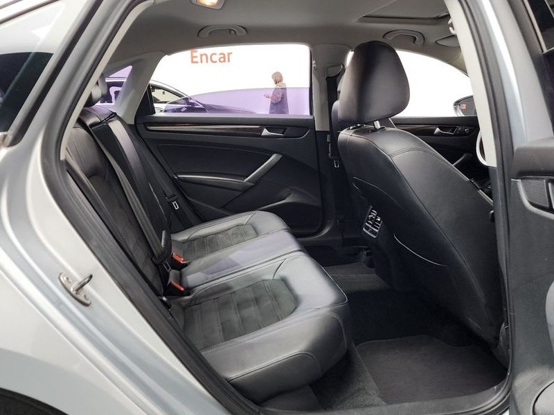 2014 Volkswagen Passat 2.0 TDI B7 photo 12