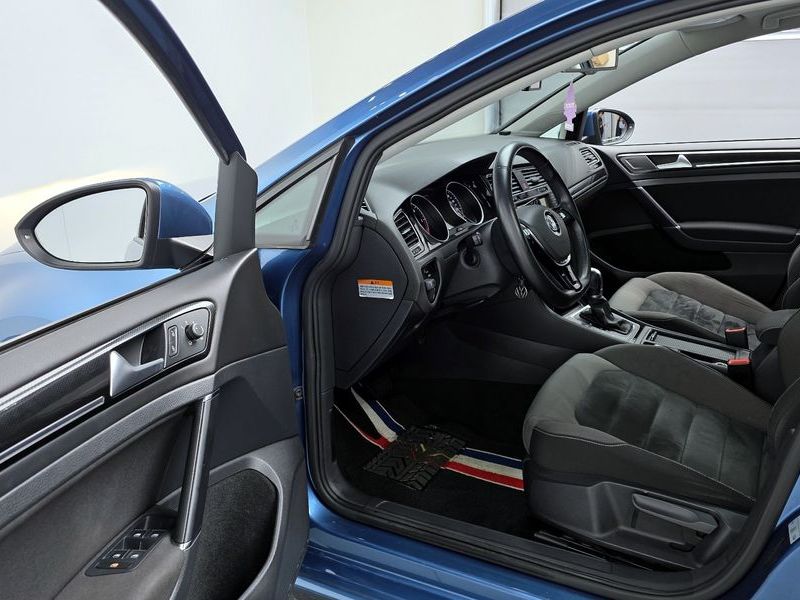 2015 Volkswagen Golf 2.0 TDI photo 11