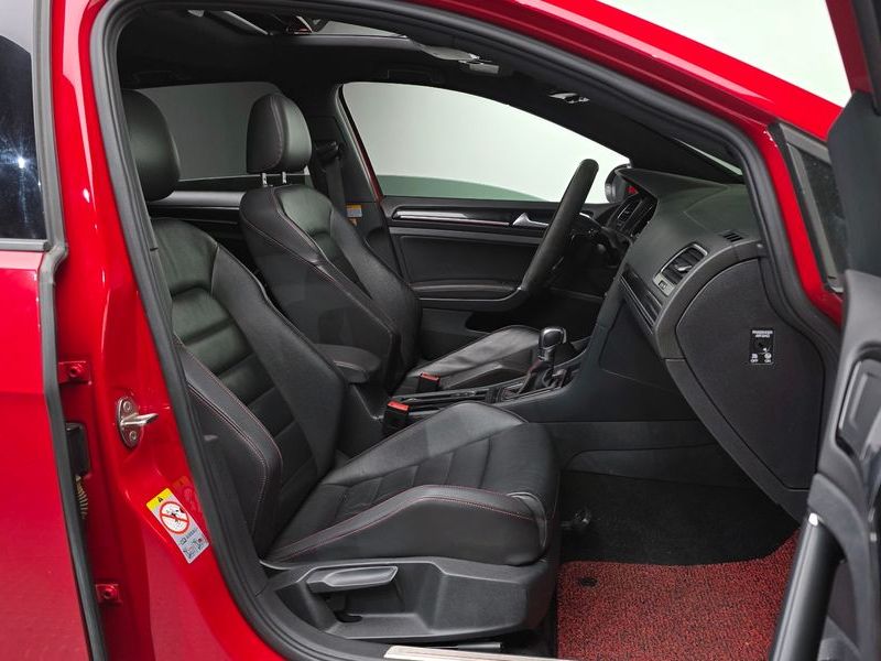 2016 Volkswagen Golf 2.0 GTI photo 11