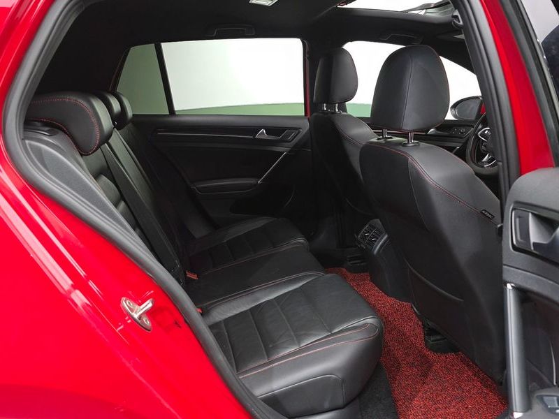 2016 Volkswagen Golf 2.0 GTI photo 12