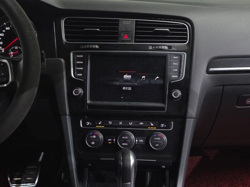 2016 Volkswagen Golf 2.0 GTI photo 14