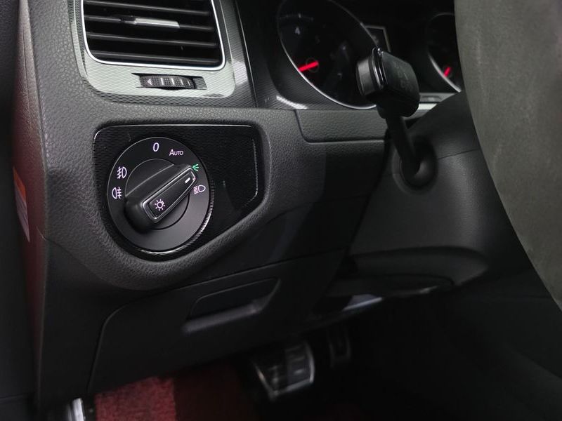 2016 Volkswagen Golf 2.0 GTI photo 18