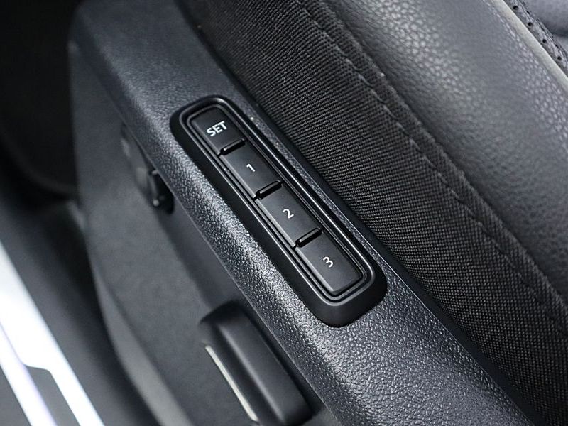 2023 Volkswagen Tiguan 2.0 TSI Prestige photo 9