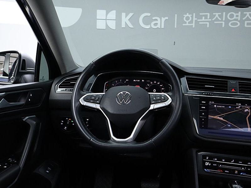 2023 Volkswagen Tiguan 2.0 TSI Prestige photo 10