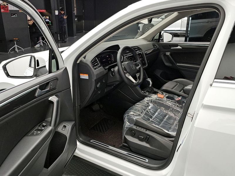 2022 Volkswagen Tiguan 2.0 TDI Prestige photo 10