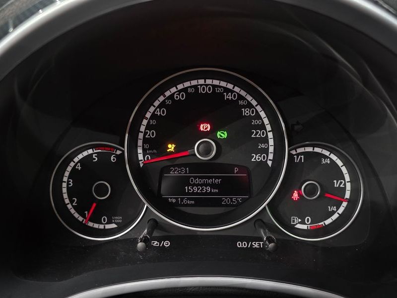 2014 Volkswagen Beetle 2.0 TDI Premium 3rd photo 8