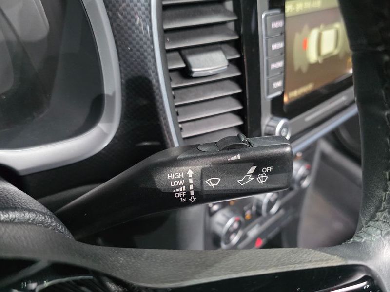 2014 Volkswagen Beetle 2.0 TDI Premium 3rd photo 17