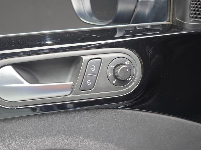2014 Volkswagen Beetle 2.0 TDI Premium 3rd photo 18