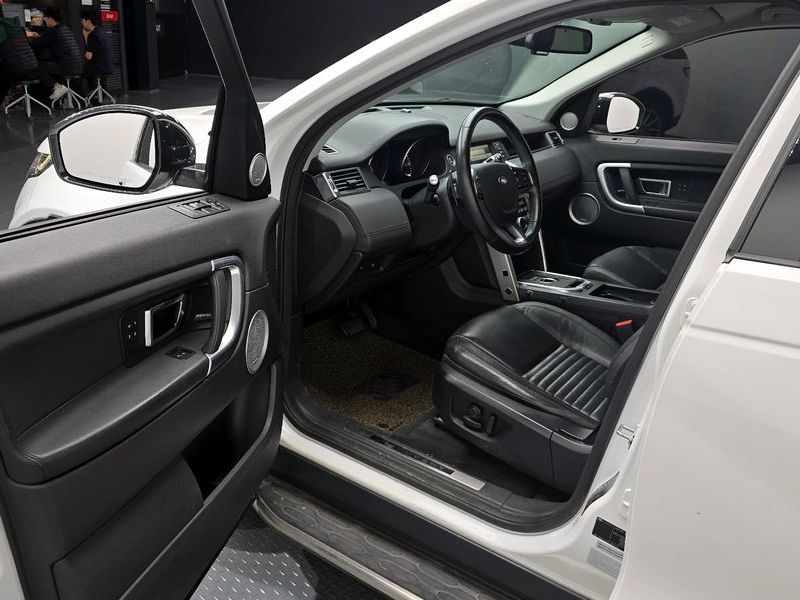 2016 Land Rover Discovery Sport 2.0 TD4 HSE Luxury photo 11
