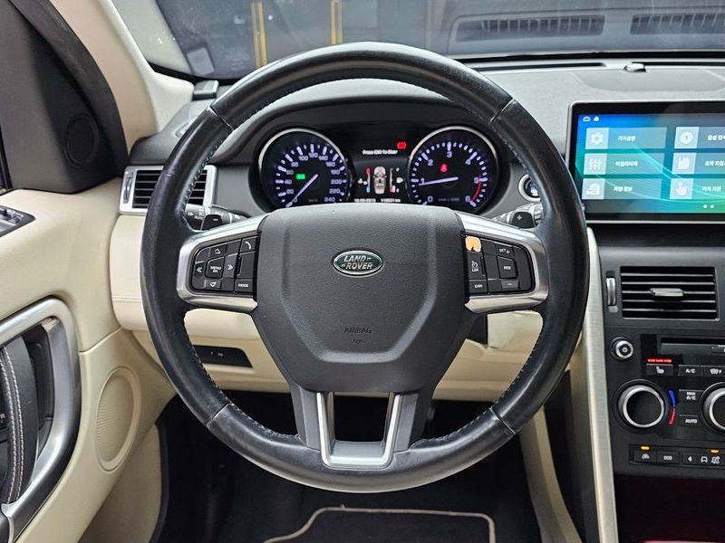2016 Land Rover Discovery Sport 2.0 TD4 HSE Luxury photo 13