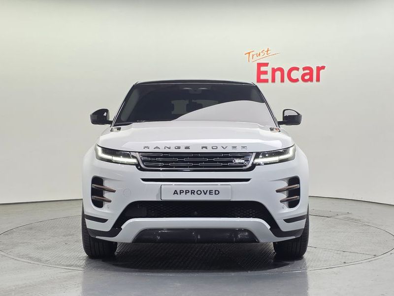 2025 Land Rover Range Rover Evoque P250 Dynamic SE photo 8