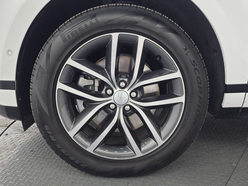 2025 Land Rover Range Rover Evoque P250 Dynamic SE photo 9
