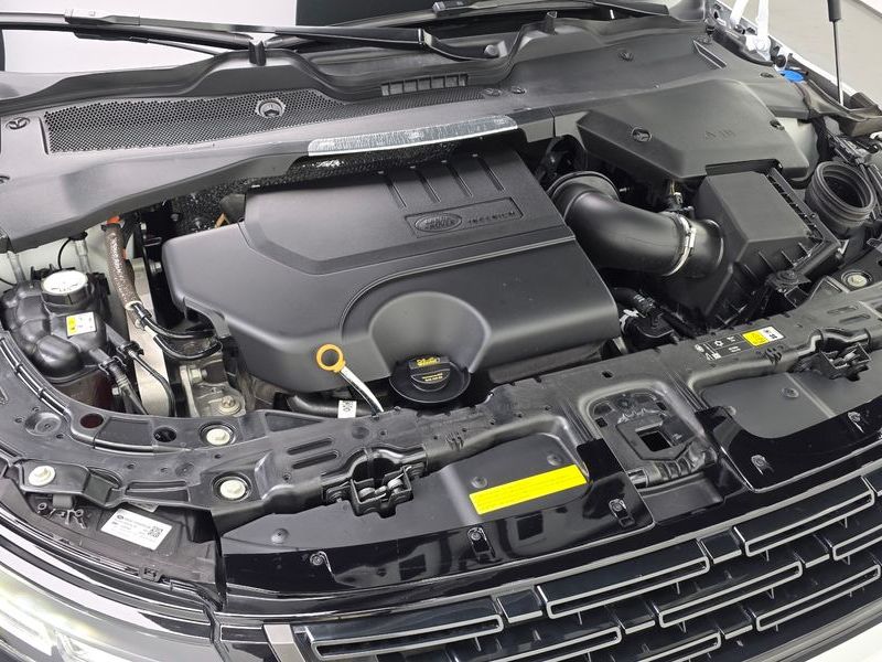 2025 Land Rover Range Rover Evoque P250 Dynamic SE photo 10