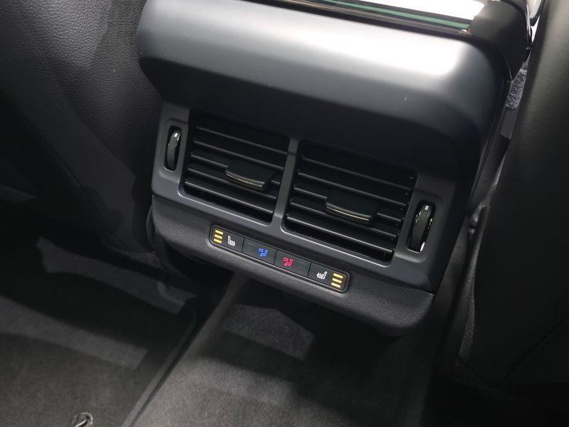 2025 Land Rover Range Rover Evoque P250 Dynamic SE photo 17