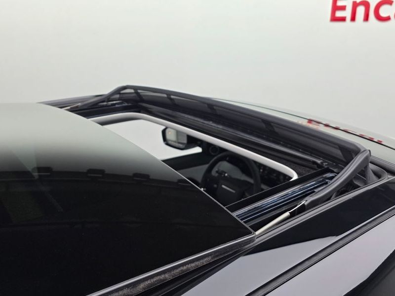 2025 Land Rover Range Rover Evoque P250 Dynamic SE photo 19