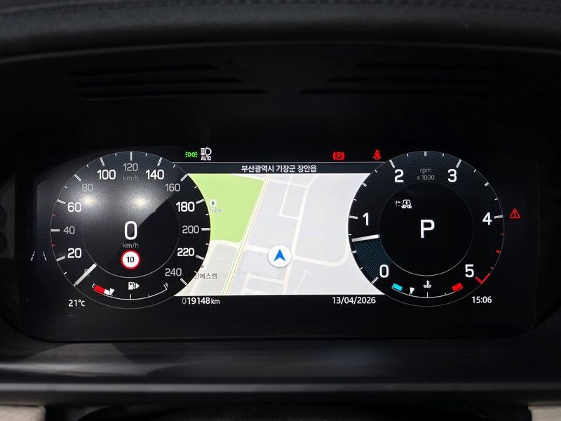 2025 Land Rover Discovery D350 Dynamic HSE photo 8