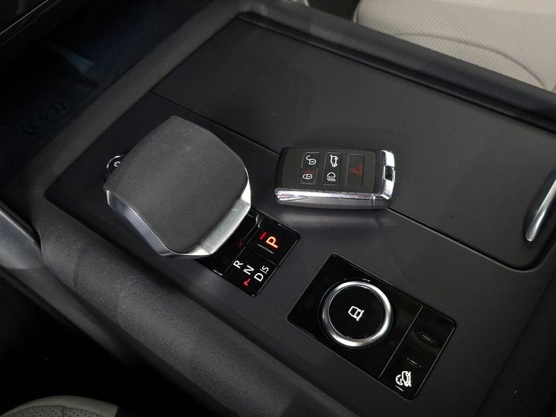 2025 Land Rover Discovery D350 Dynamic HSE photo 9
