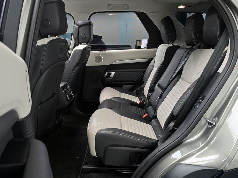 2025 Land Rover Discovery D350 Dynamic HSE photo 12