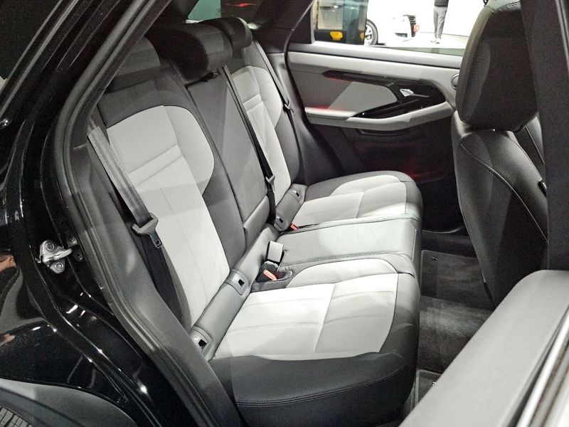 2026 Land Rover Range Rover Evoque P250 Dynamic SE photo 11