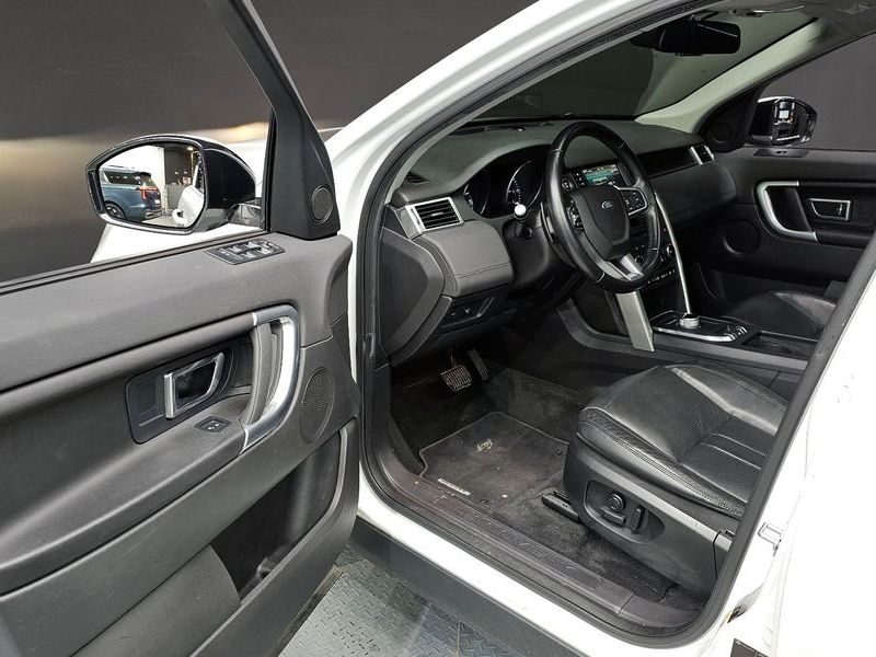 2016 Land Rover Discovery Sport 2.0 TD4 SE photo 10