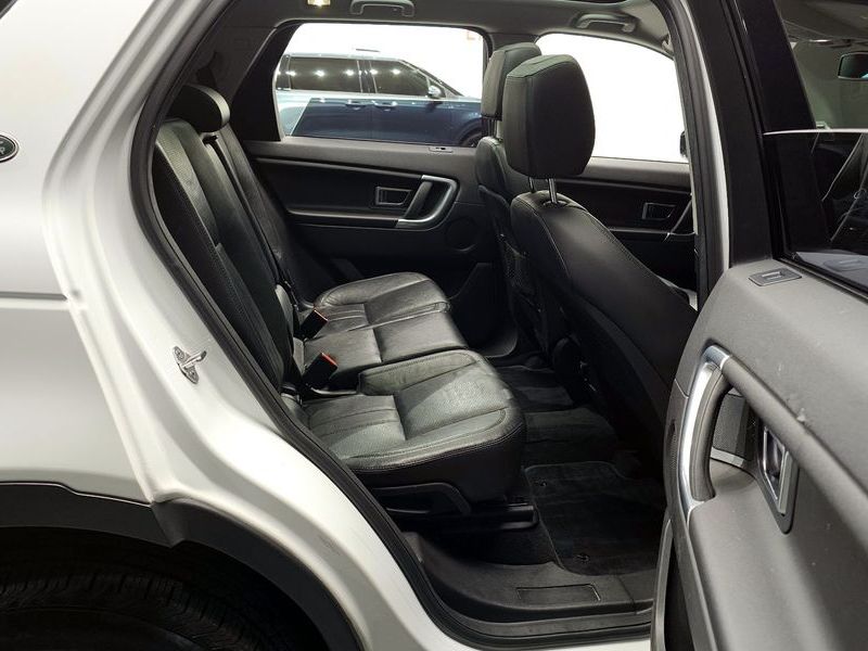 2016 Land Rover Discovery Sport 2.0 TD4 SE photo 12