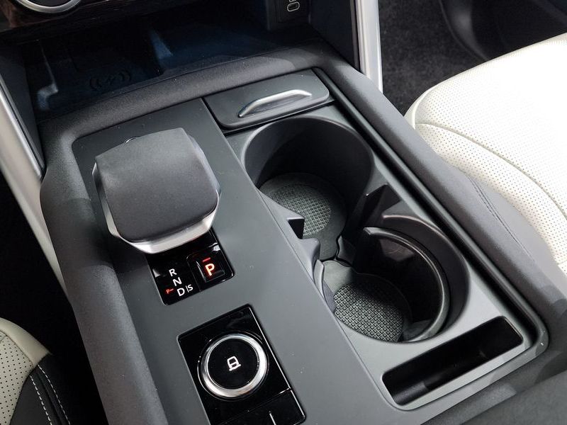 2025 Land Rover Discovery P360 Dynamic HSE photo 9