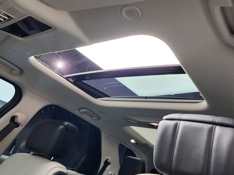 2025 Land Rover Discovery P360 Dynamic HSE photo 19