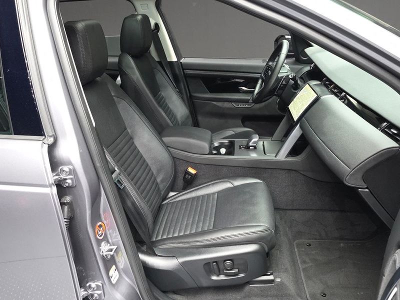 2025 Land Rover Discovery Sport P250 S photo 11