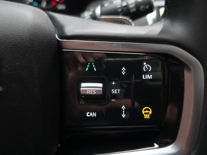 2025 Land Rover Discovery Sport P250 S photo 17