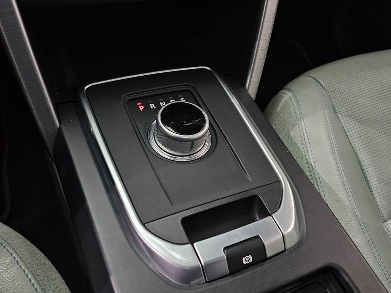 2016 Land Rover Discovery Sport 2.0 TD4 SE photo 9